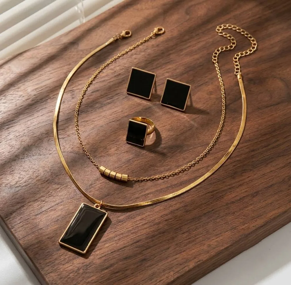 Black minimalistic jewellery combo