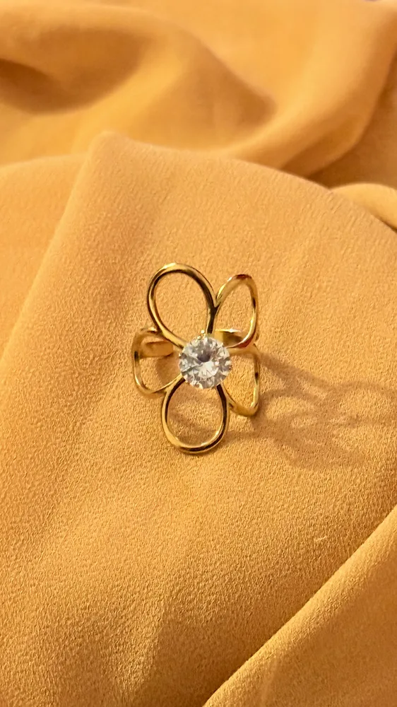 Premium flower Ring