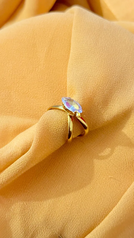 Stylish criss cross stone finger ring — view 4