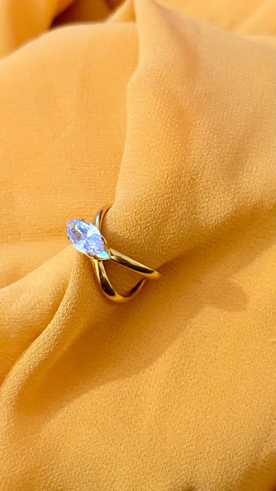 Stylish criss cross stone finger ring — view 2