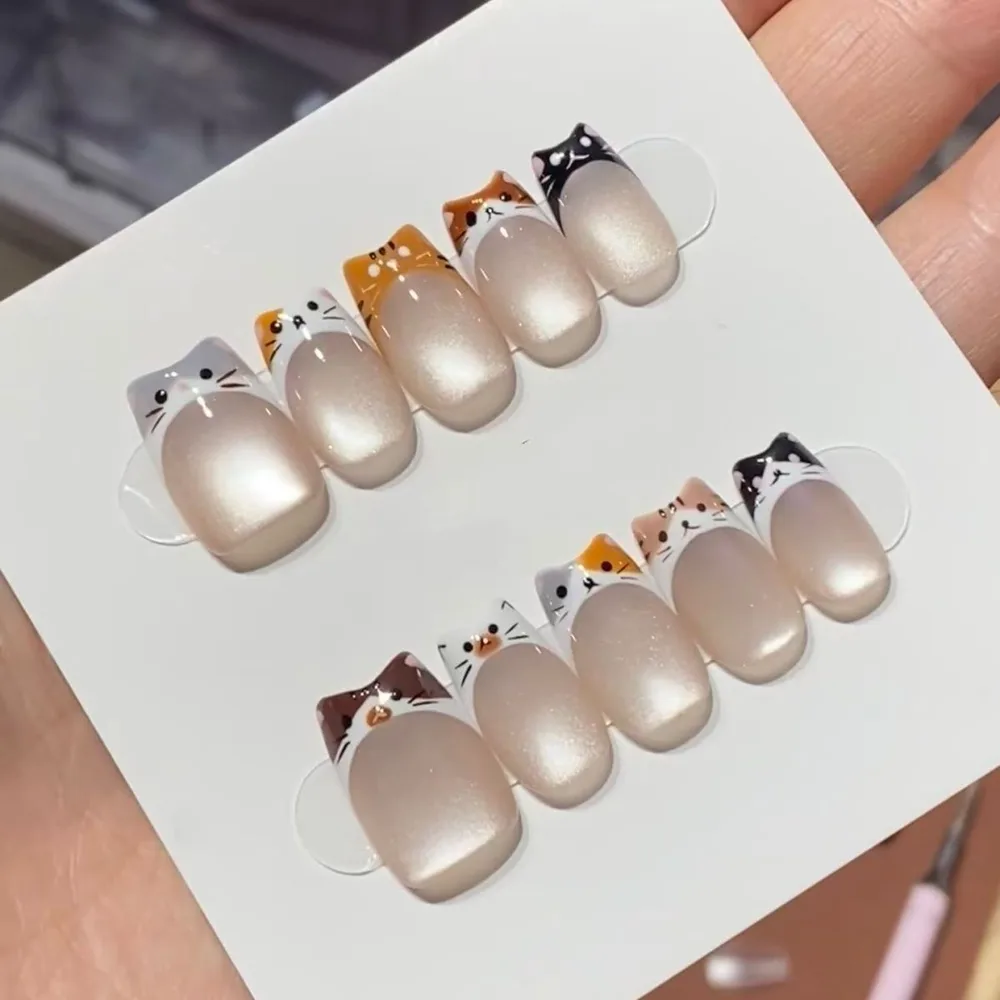 Wearable Nails with Pure Desire Cat Eye Effect, High-End Handmade Nail Art Pieces, Pack of 10